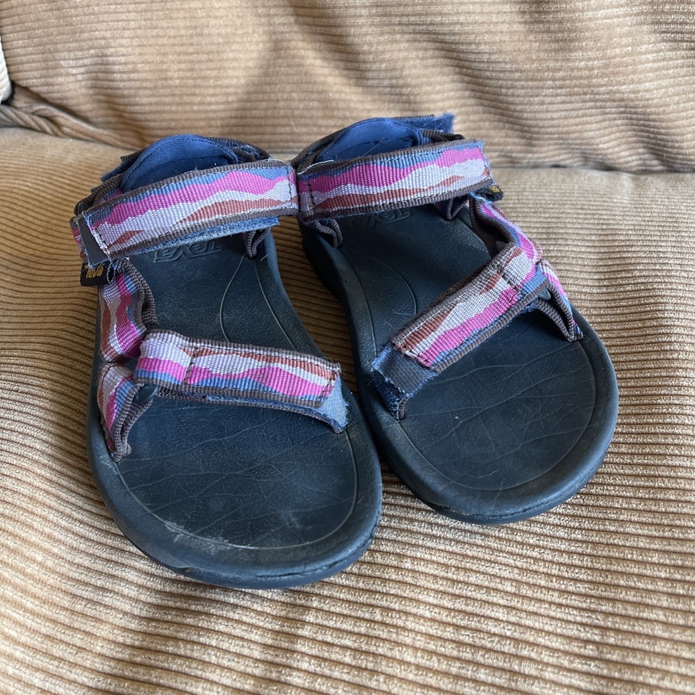 Teva XLT2 Youth Size 11 Hurricane Sandals Orange Outdoors Summer Hike Water Shoe